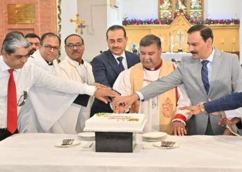 Army Chief Celebrates Christmas with Christian Community in Rawalpindi