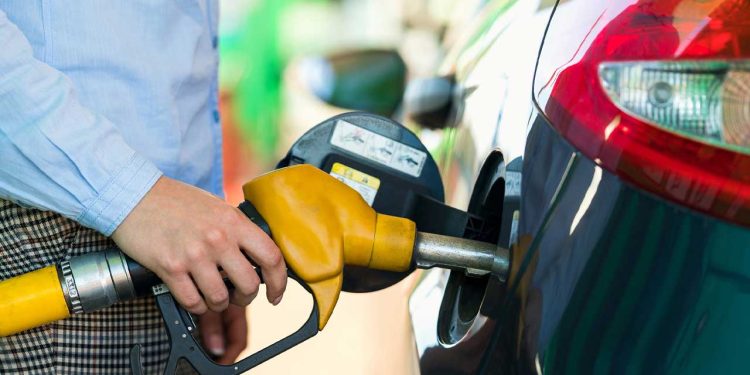 Pakistan Reduces Diesel Price by Rs3 per Liter, Keeps Petrol Unchanged