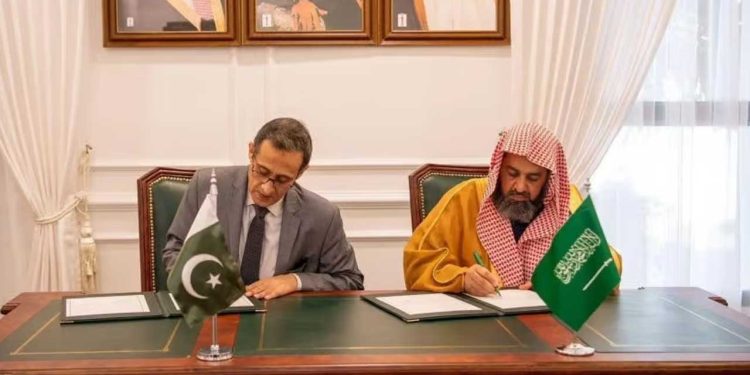 Pakistan and Saudi Arabia Strengthen Cooperation on Quran Translation and Religious Training