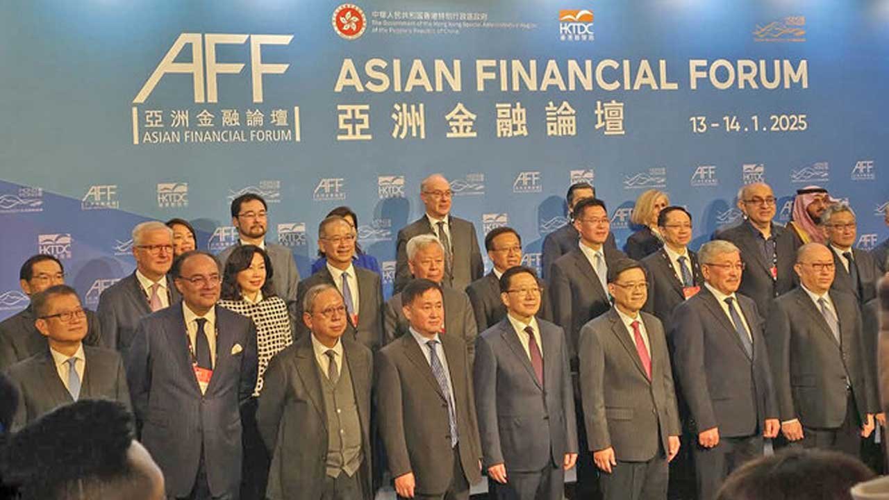 Pakistan’s Finance Minister Joins Asian Financial Forum to Bolster Economic Recovery