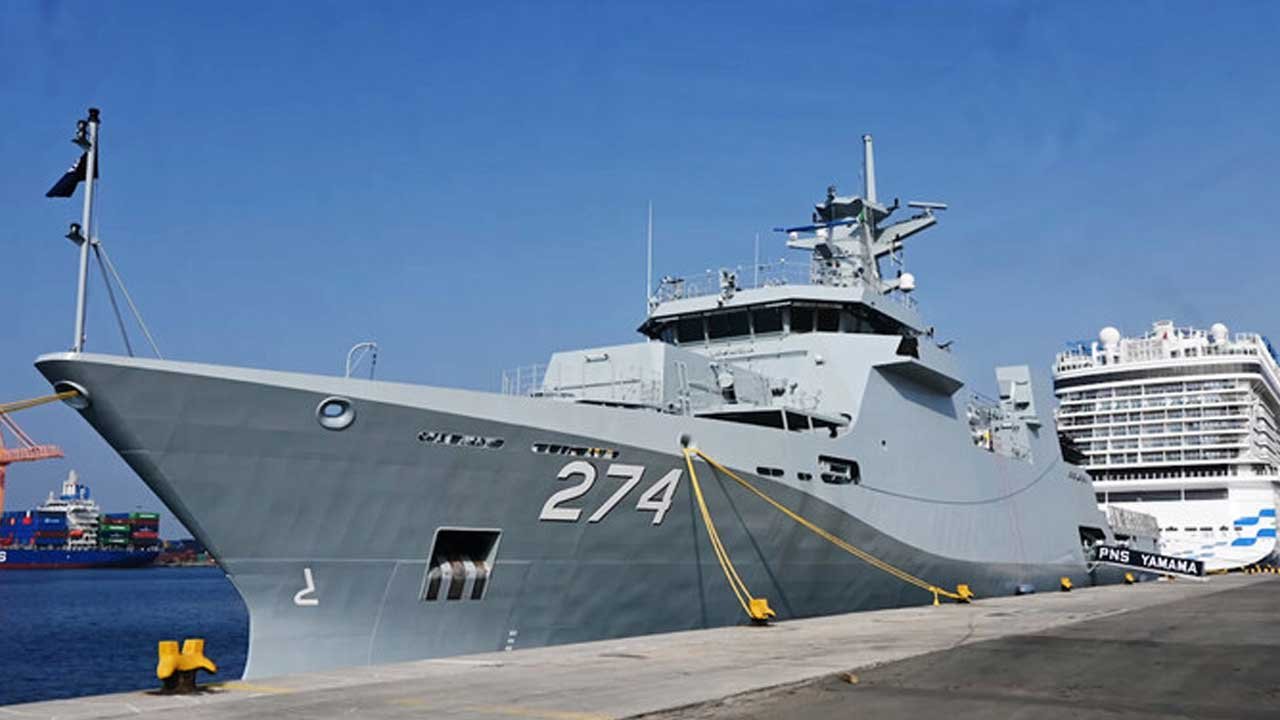 Pakistan Navy’s ‘Yamama’ Holds Joint Naval Exercise with Saudi Ship in Jeddah