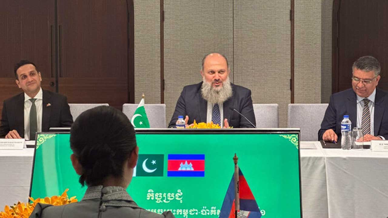 Pakistan Seeks Cambodian Investment in Agriculture, Tourism, and Textiles