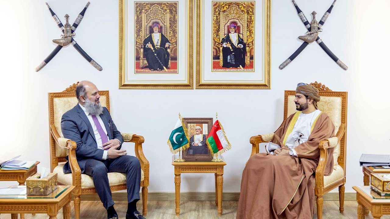Pakistan Offers Oman Access to Gwadar, Karachi Ports