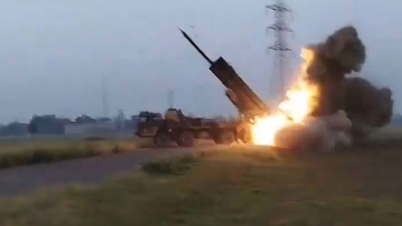 Pakistan launches "Operation Bunyan-un-Marsoos" in response to Indian aggression