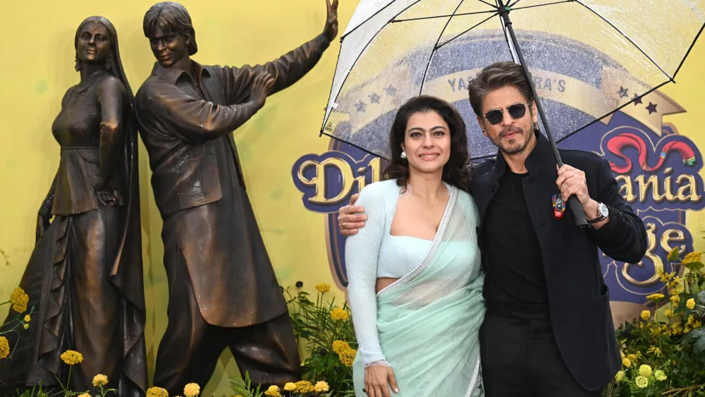 SRK and Kajol statue at london
