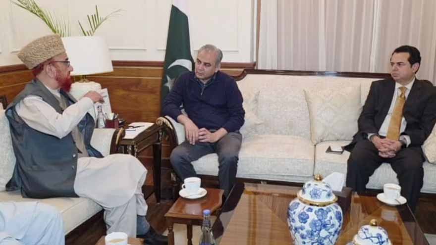 Mufti Muneeb meets Mohsin Naqvi and Talal Chaudhry, urges immediate resolution of issues