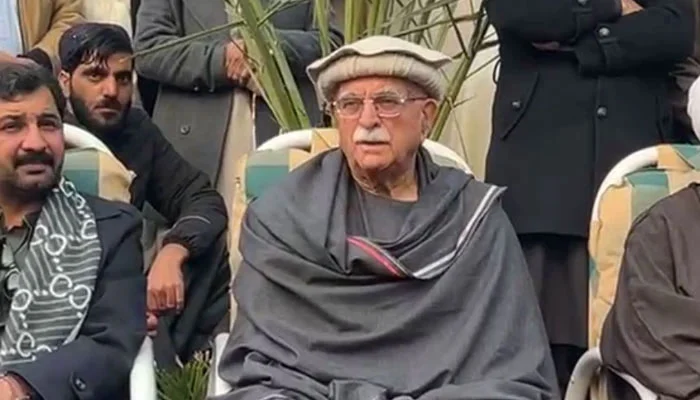 Achakzai Calls for Democratic 'New Pakistan' at Karachi Lawyers' Seminar