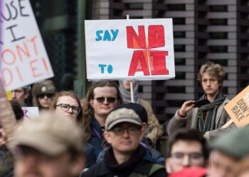 Tech Boss Calls for ‘Minimum Wage’ on AI to Protect Jobs
