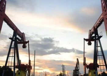 Petroleum minister, Kuwaiti exploration company discuss expanding energy cooperation