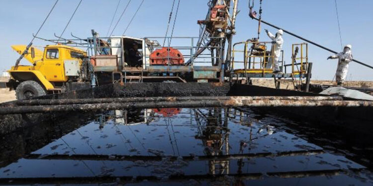 Pakistan seeks alternative crude oil sources amid Gulf supply concerns