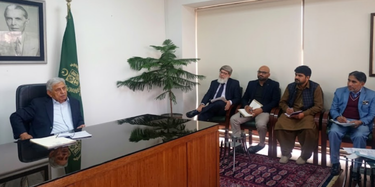 Govt reviews wheat procurement, assures provincial stocks