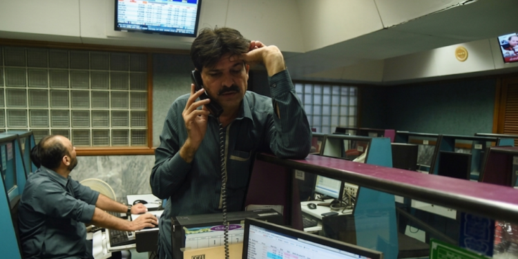 PSX Continues to Lose Ground, Sheds 1,264 Points Amid Market Caution