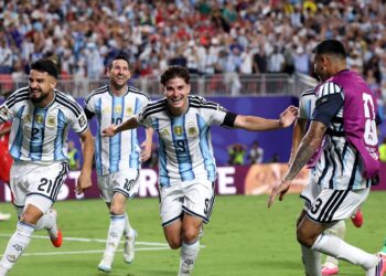 Thousands Welcome Home Argentina Squad Despite World Cup Final Defeat