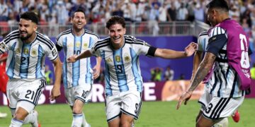 Thousands Welcome Home Argentina Squad Despite World Cup Final Defeat