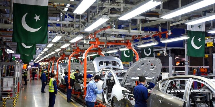 Pakistan's Auto Industry Faces Uncertainty as Tariff Cuts Reshape the Rules of the Game