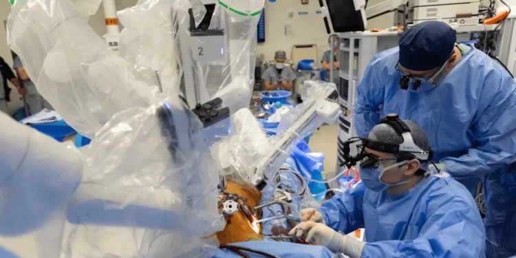 Shaikh Zayed Hospital Lahore Performs Punjab's First Robotic Knee Replacement in Public Sector
