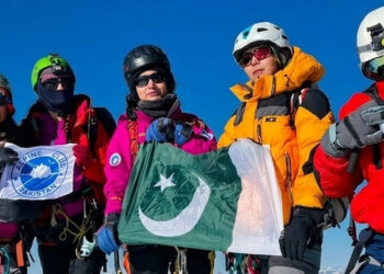 8 Pakistani Women Climbers Make History Reaching 6,040m Khusrgang Peak