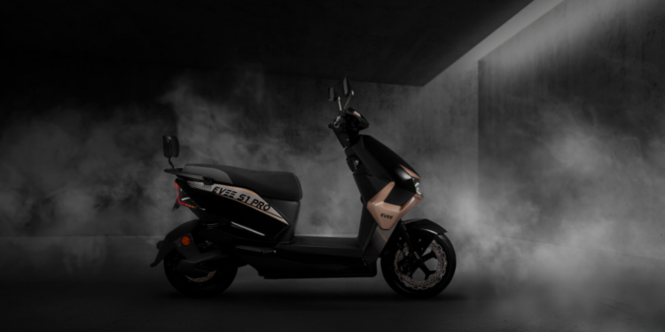Pakistan, China Introduce Electric Motorcycle with 200km Range and Swappable Batteries