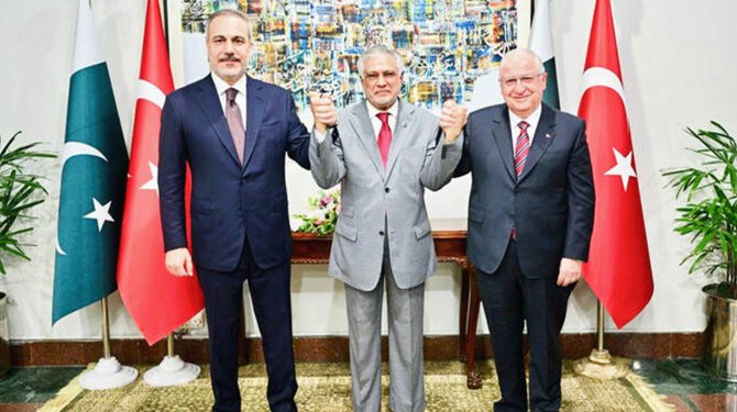 Ishaq dar attends istanbul meeting on gaza