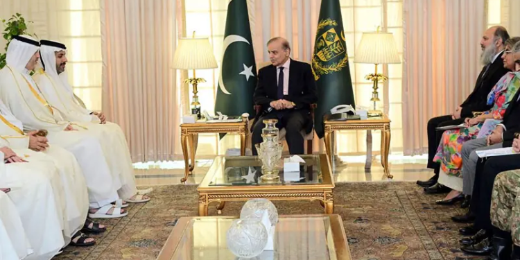 PM invites qatari investors