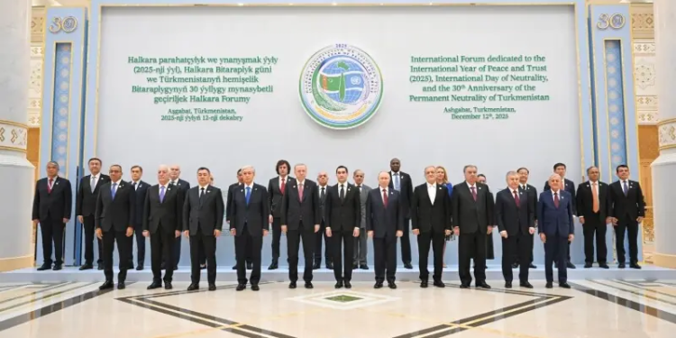 PM urges world to press afghanistan on terror threat