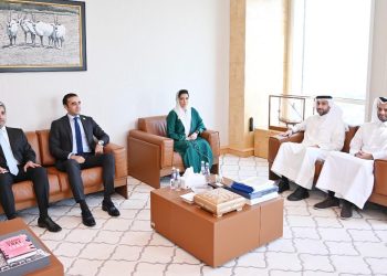 Pak Qatar discuss boosting trade