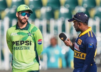 Pak wins toss chose to field against Srilanka