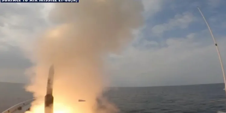 Pakistan Navy Demonstrates Advanced Surface-to-Air Missile Capabilities in North Arabian Sea Exercise