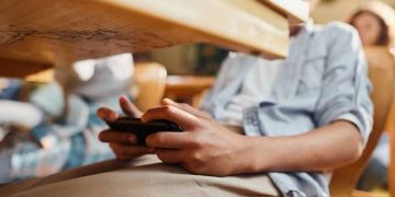 Punjab Gov Bans Mobile Phones in College Classrooms