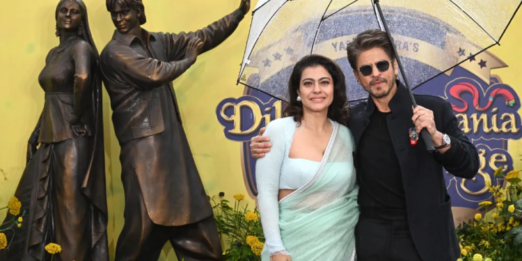 SRK and Kajol statue at london
