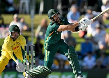 South Africa crushes Australia