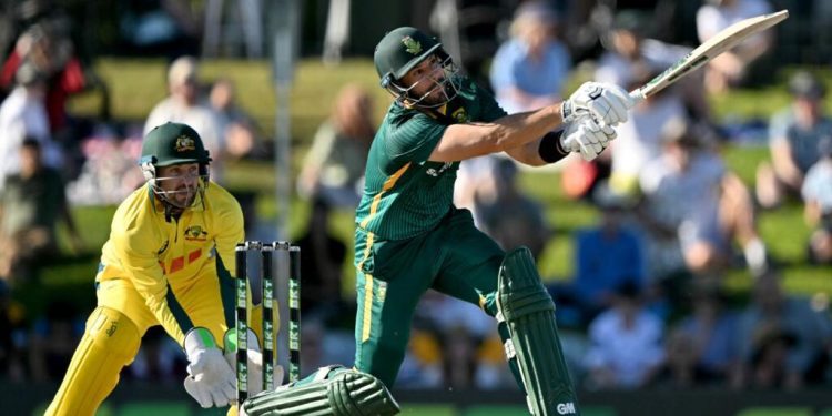 South Africa crushes Australia