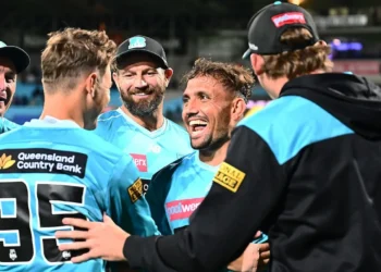 Zaman Khan Secures Brisbane Heat Win with Tight Final Over in BBL 15