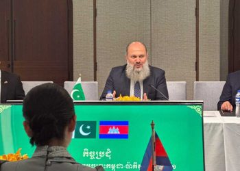 Pakistan Seeks Cambodian Investment in Agriculture, Tourism, and Textiles