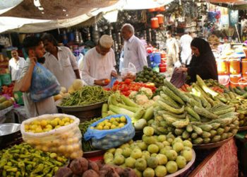Drop in food items, fuel prices as weekly inflation eases