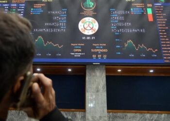 KSE-100 Index Advances Nearly 900 Points Amid Rate Cut Expectations