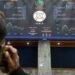 KSE-100 Index Advances Nearly 900 Points Amid Rate Cut Expectations
