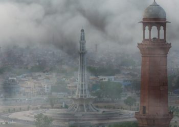 pollution lahore and karachi
