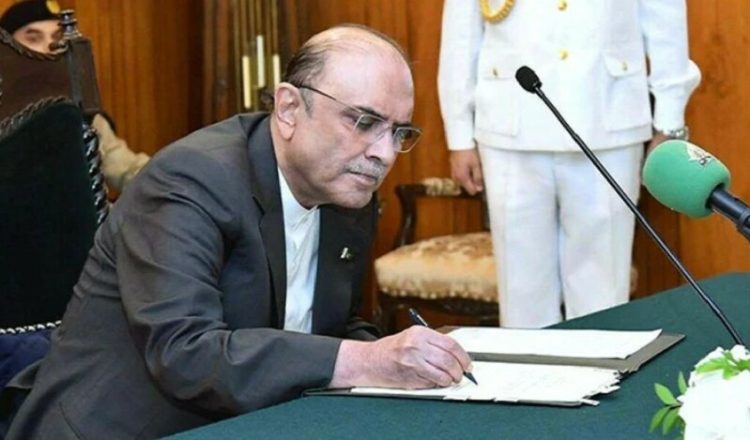 President Zardari signs 27th Amendment